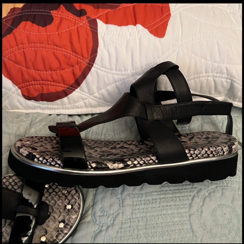 DONALD PLINER SANDALS